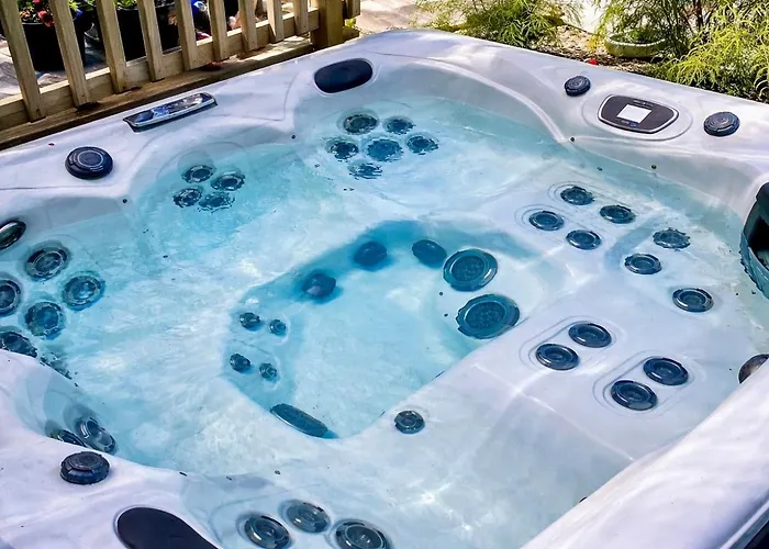 Holiday home Boutique Tiny With Private Hot Tub